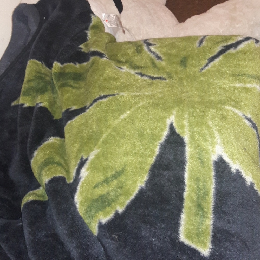 Weed blanket